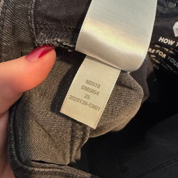 Madewell The Perfect Vintage Straight Jean Black Nela‎ Wash Split Hem Size 25 - Picture 10 of 11